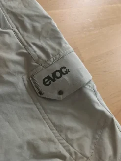 Sale evoc pyöräilyshortsit