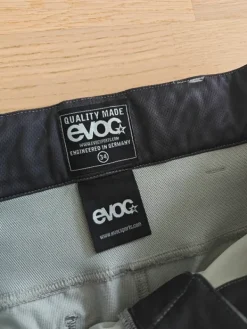 Sale evoc pyöräilyshortsit