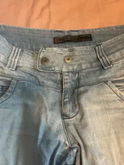 Clearance Farkku caprit