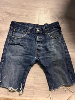 New Levi's Farkku shortsit