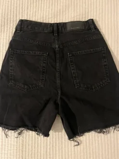 Outlet Stradivarius Farkkushortsit