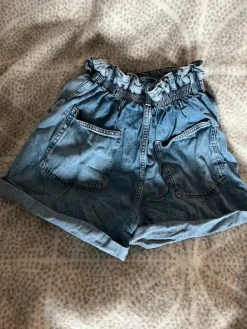 Best Bik Bok farkkushortsit joustavalla vyötäröllä