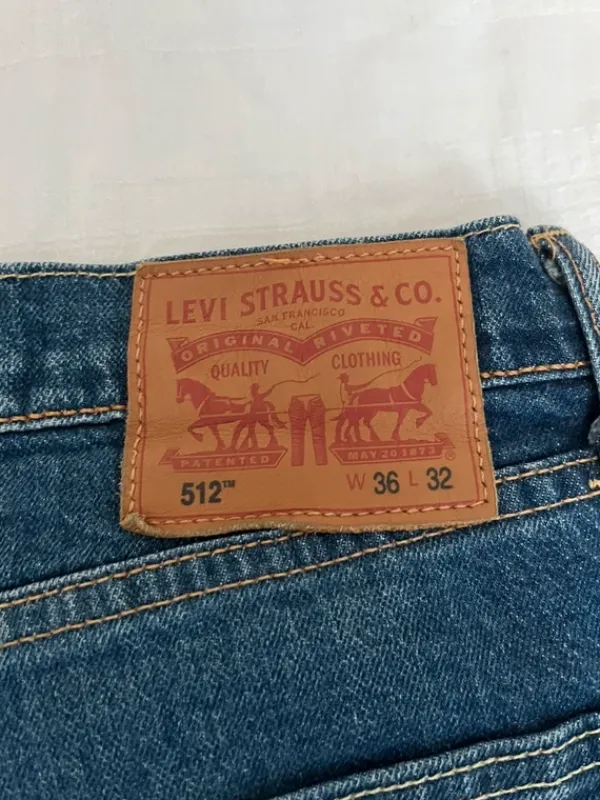 Online Levi's Farkut