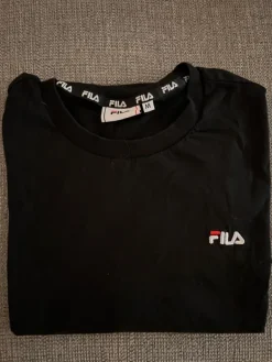 FILA t-paita