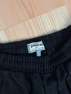 Outlet Freedom by Ervin Latimer shorts