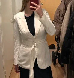 Best Gina Tricot bleiseri