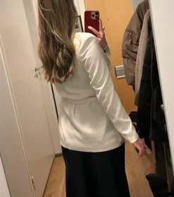 Best Gina Tricot bleiseri