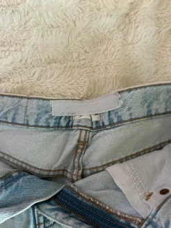 Online Gina Tricot farkkushortsit