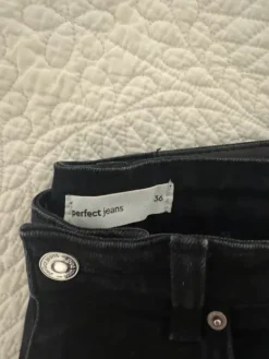 Clearance Gina Tricot flare jeans