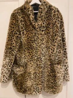 Sale Gina tricot leotekoturkis