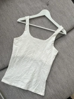 Discount Gina tricot toppi