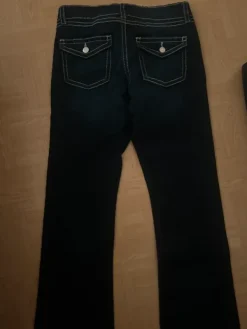 Best Gina Tricot tummansiniset farkut