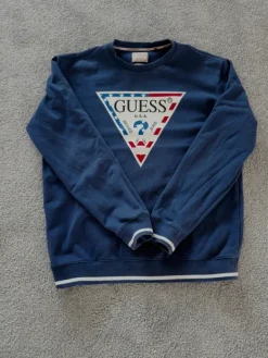 Online GUESS collegepaita