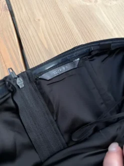 Outlet GUESS olkaimeton haalari