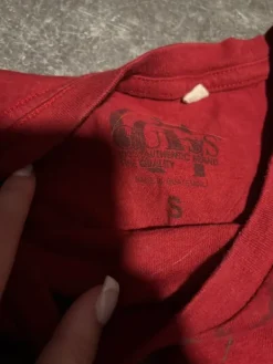 Online Guess vintage punainen t paita