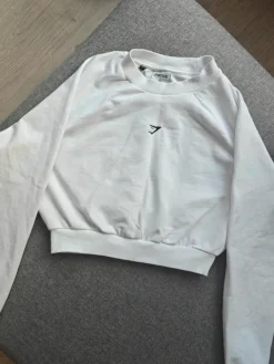 Discount Gymshark cropattu college