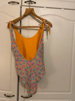 Best halla x halla kääntöuimapuku