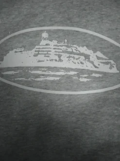 Harmaa Corteiz huppari