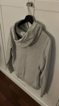 Discount harmaa huppari