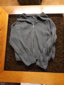 Online Harmaa neuletakki