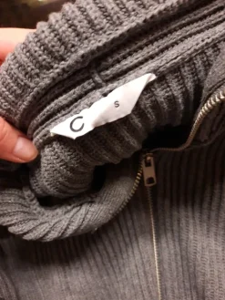 Online Harmaa neuletakki