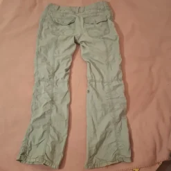 Harmaat cargo housut