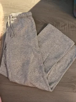 Best H&M Harmaat collegehousut