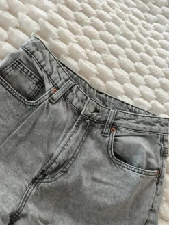 Discount H&M Harmaat farkut