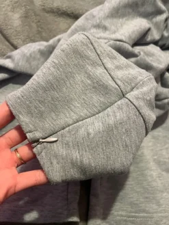 New Harmaat flared housut