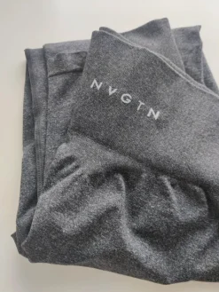 Sale NVGTN Harmaat treenitrikoot