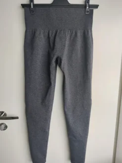 Sale NVGTN Harmaat treenitrikoot