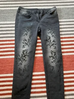 Best New Look harmaat printti farkut