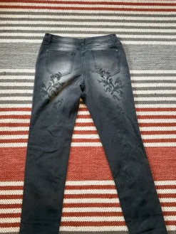 Best New Look harmaat printti farkut