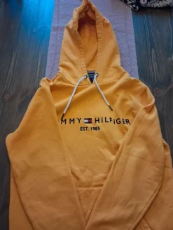 Hilfigerin huppari oranssinkeltainen koko M