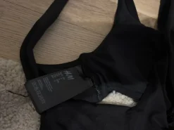 New H&M bikinin yläosa