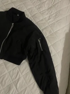 H&M crop mallinen takki