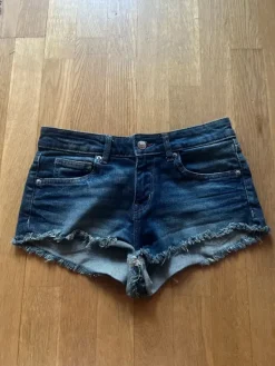 New H&M farkkushortsit