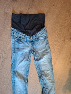 Outlet H&M äitiysfarkut