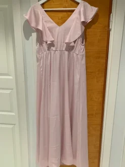 New H&M Mama äitiysmekko