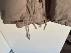 Best H&M mama kevättakki