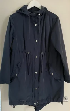 Online H&M Mama ohut parkatakki