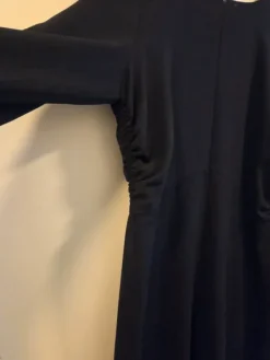 H&M mekko kylkirypytyksillä