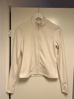 Online H&M HM move treenitakki