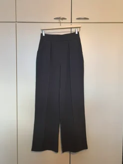 Discount H&M suorat harmaat housut