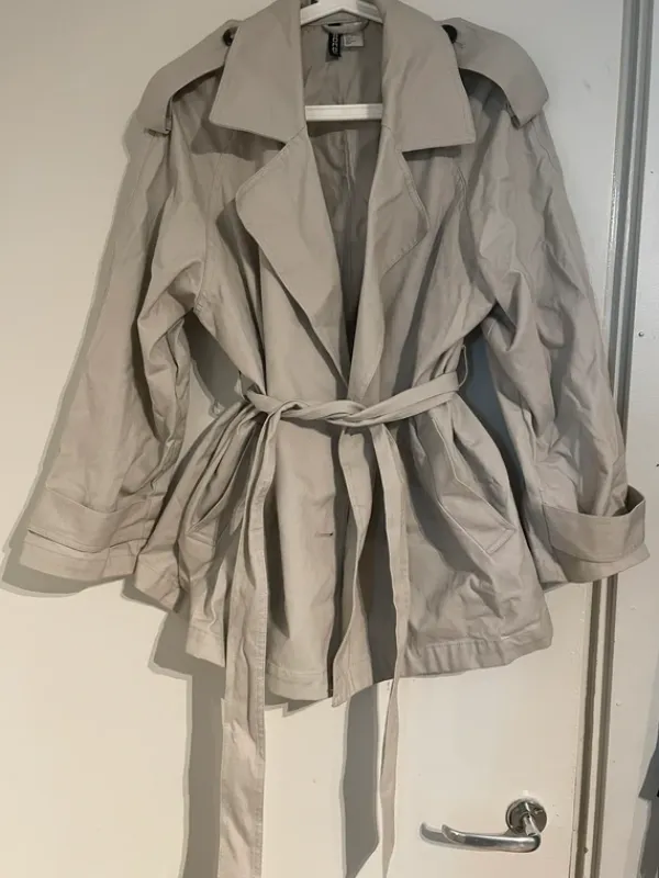 Hot H&M trenssi takki