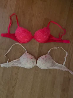 New H&M vaaleanpunaiset kukkakuvioiset rintsikat 70B