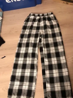 Discount Shein Housut