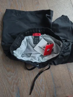 Hugo maudymosi šortai