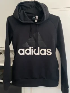 Best adidas Huppari