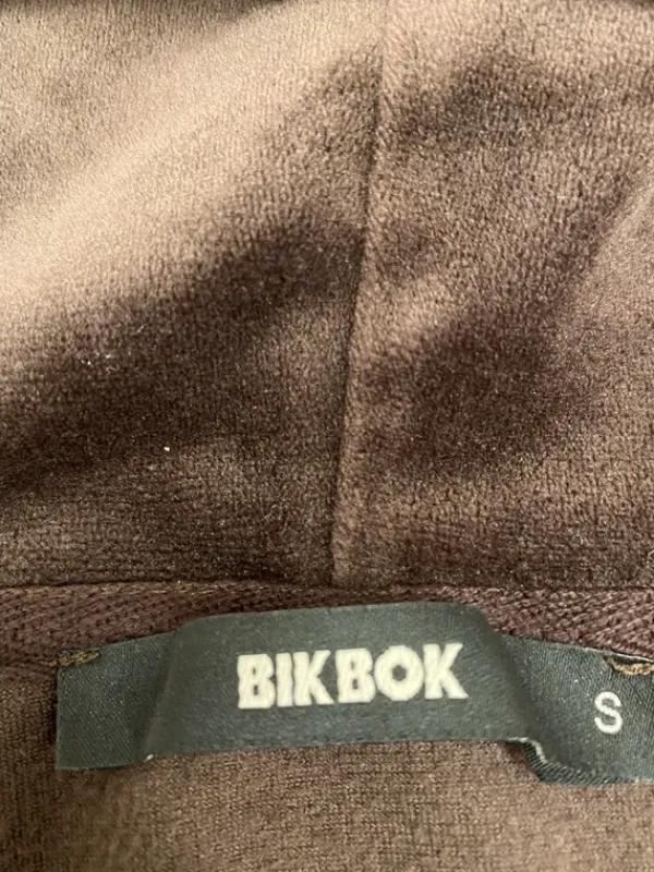 Online Bik Bok Huppari